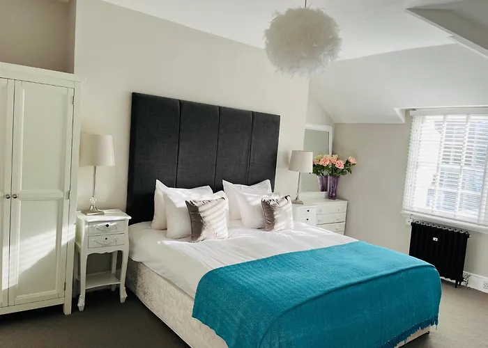 Number Nine Torquay Villa